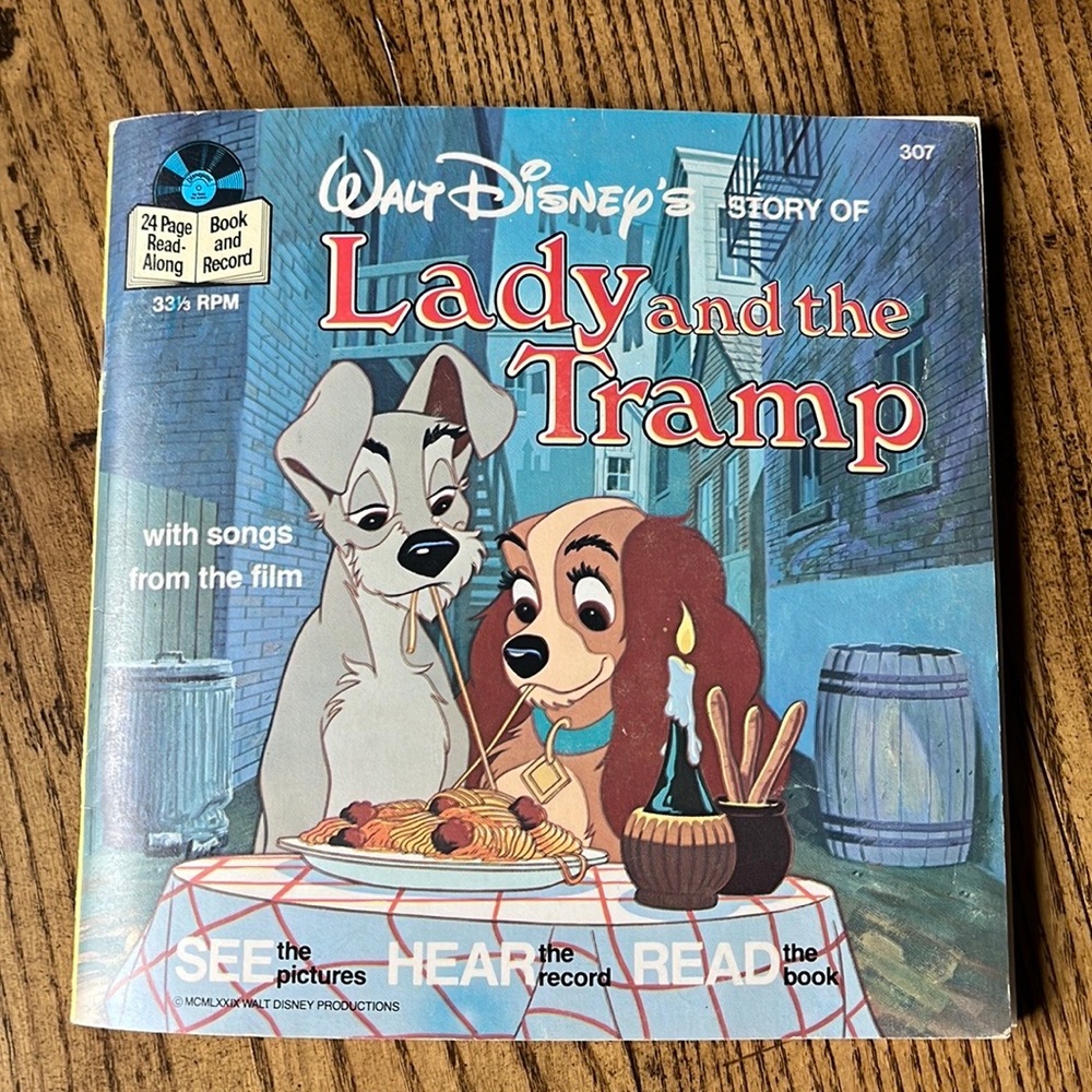 Disney - Vintage 1979 Lady and the Tramp book and 7 inch 33 1/3 RPM record